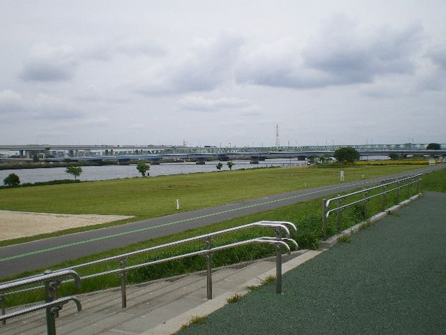 park. 830m to the Sports Park Hirai (park)