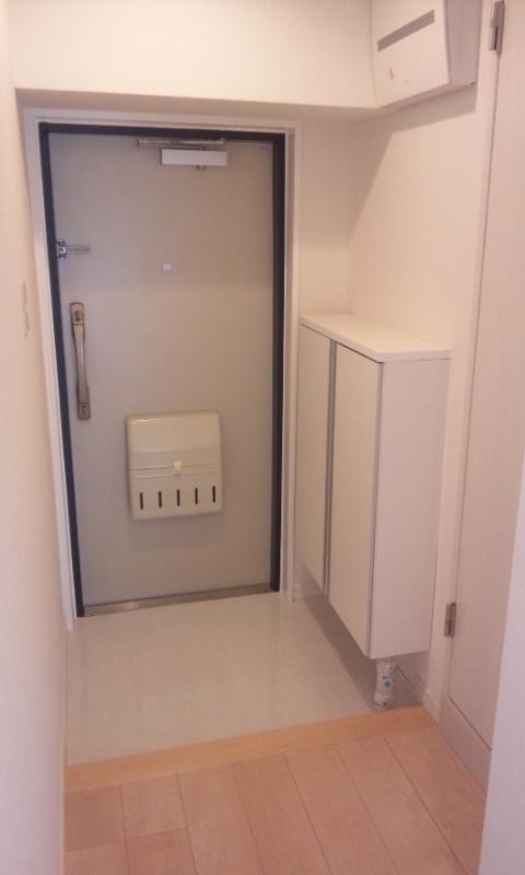 Entrance. Local (11 May 2013) Shooting