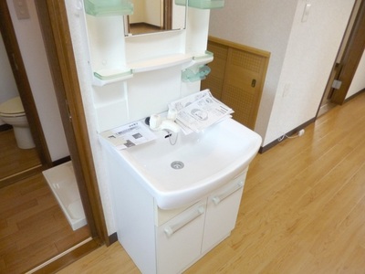 Washroom. It comes with independent wash basin! !