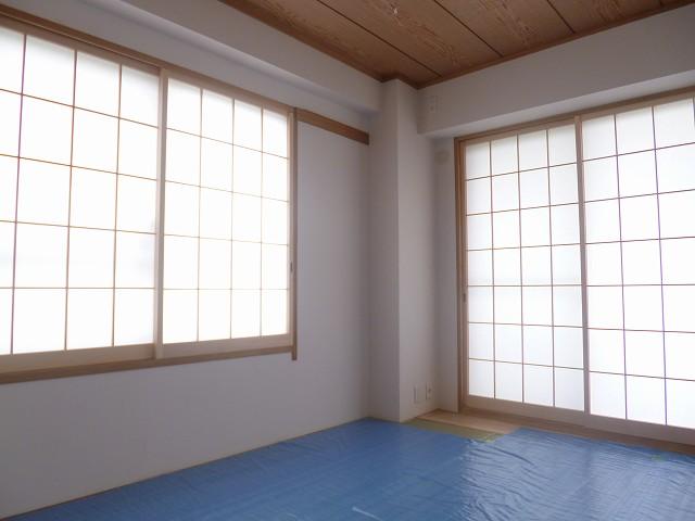 Non-living room. Japanese-style room 6 tatami. With a large closet. It becomes very bright in the southeast side of two faces lighting.