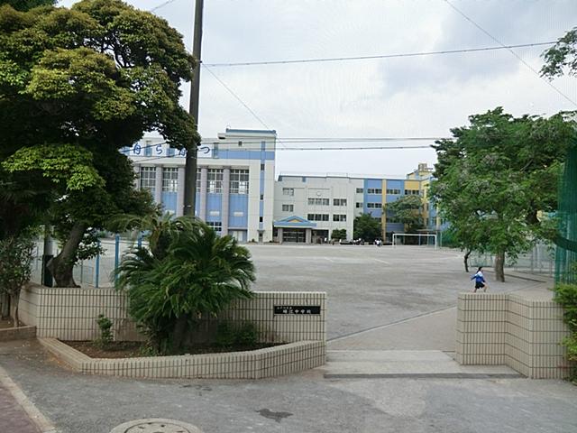 Junior high school. 1500m to Edogawa Ward Mizue Junior High School
