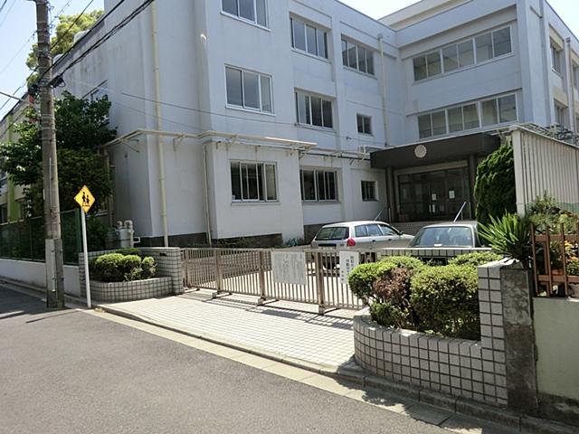 Primary school. 700m to Edogawa Ward Mizue Elementary School