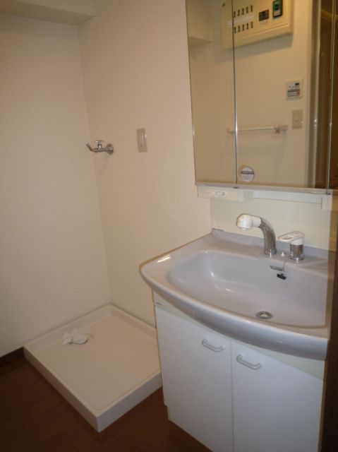 Washroom. Wash