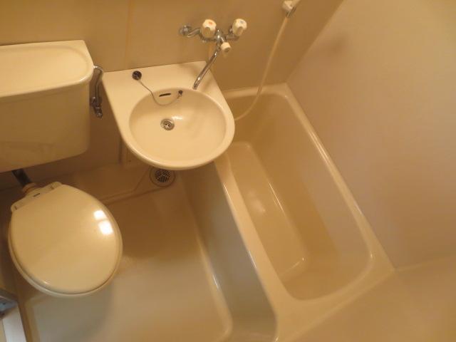 Bath. unit bus