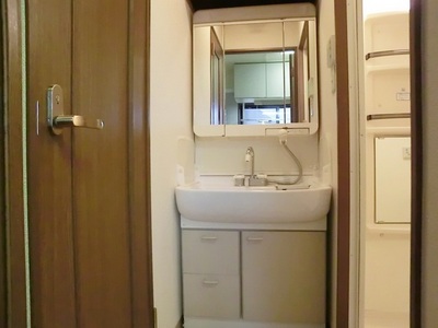 Washroom. Easy-to-use with shampoo dresser ☆