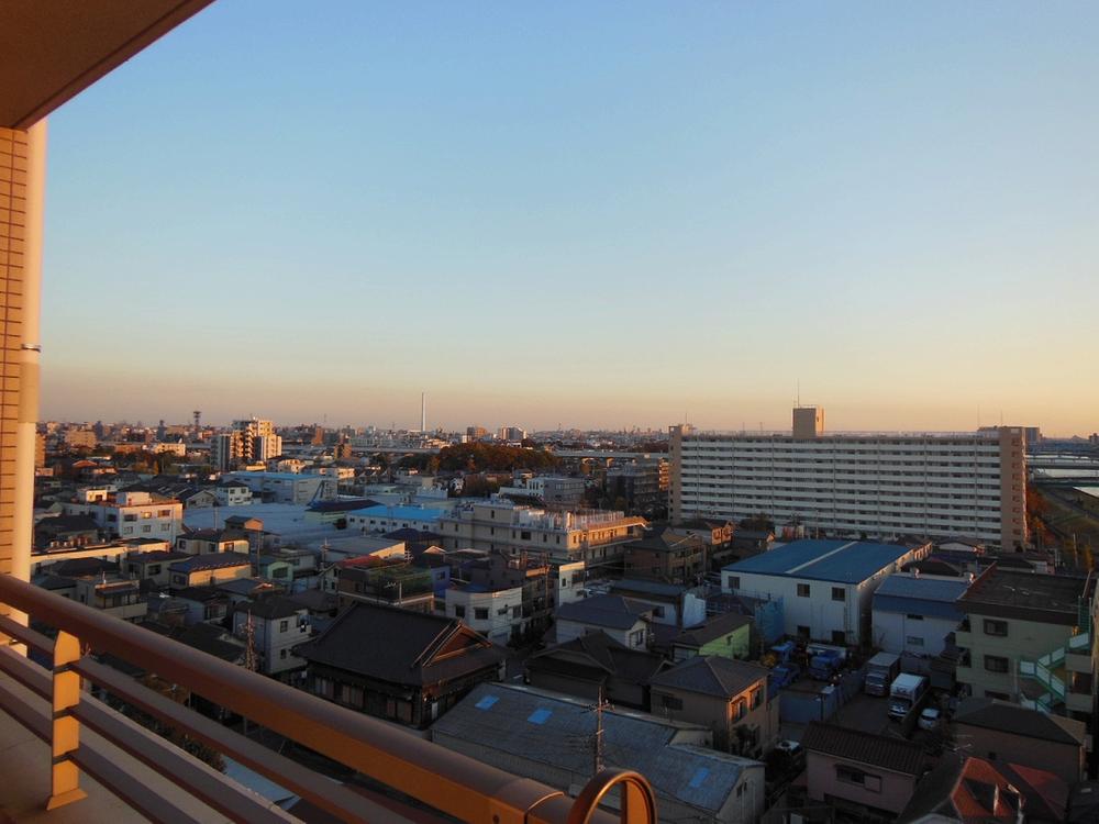 View photos from the dwelling unit. View from the site (November 2013) Shooting