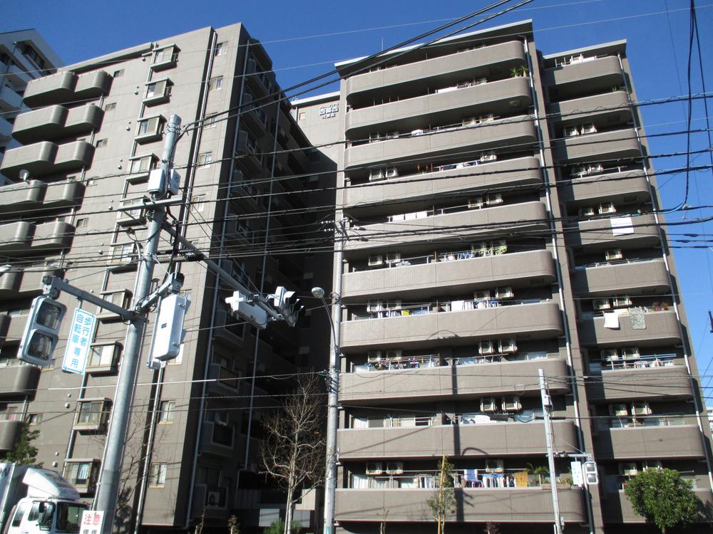 Local appearance photo. Local (12 May 2013) Shooting