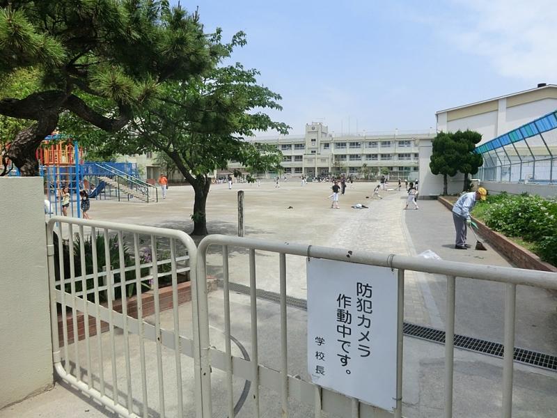 Primary school. 926m until Kasai elementary school