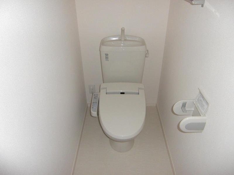 Toilet. Bidet