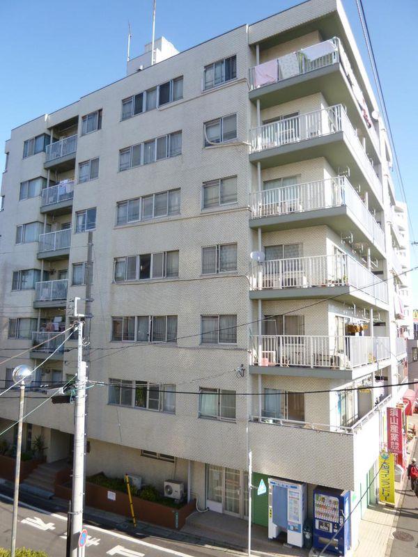 Local appearance photo. Characterized by the appearance of the outer wall tiling