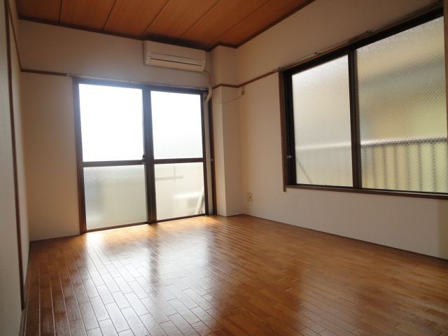 Living and room