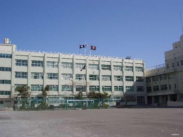 Junior high school. 780m until Kasai junior high school