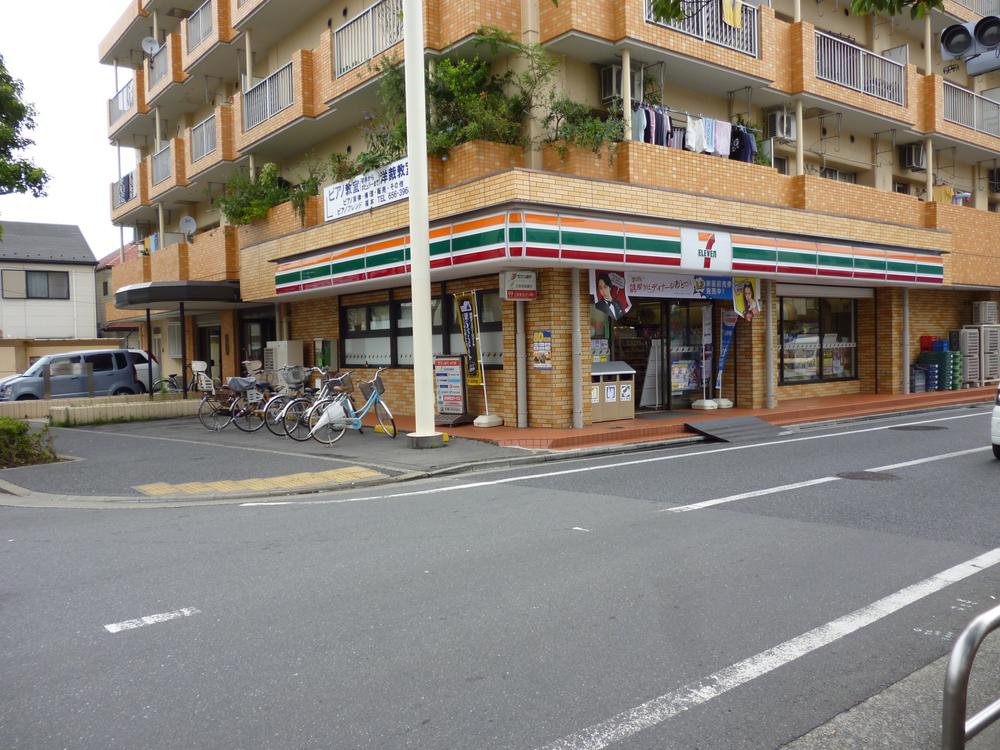 Other. Seven-Eleven (a 4-minute walk ・ About 280m)