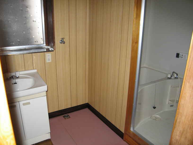 Washroom. Wash
