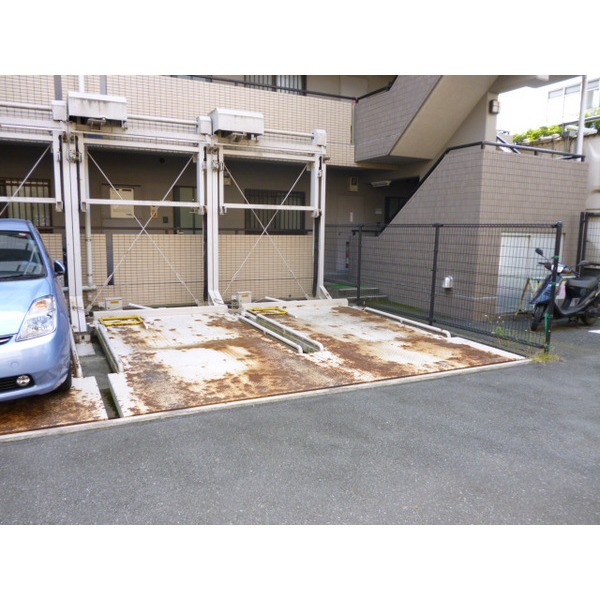 Parking lot