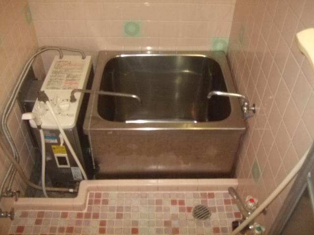 Bath. Bathroom