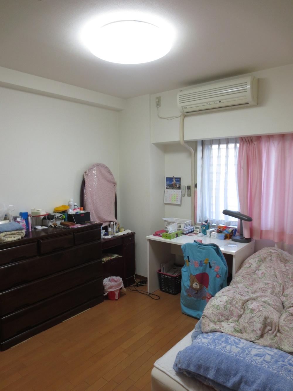 Non-living room. Rooms clean uncluttered north 5.6 Pledge