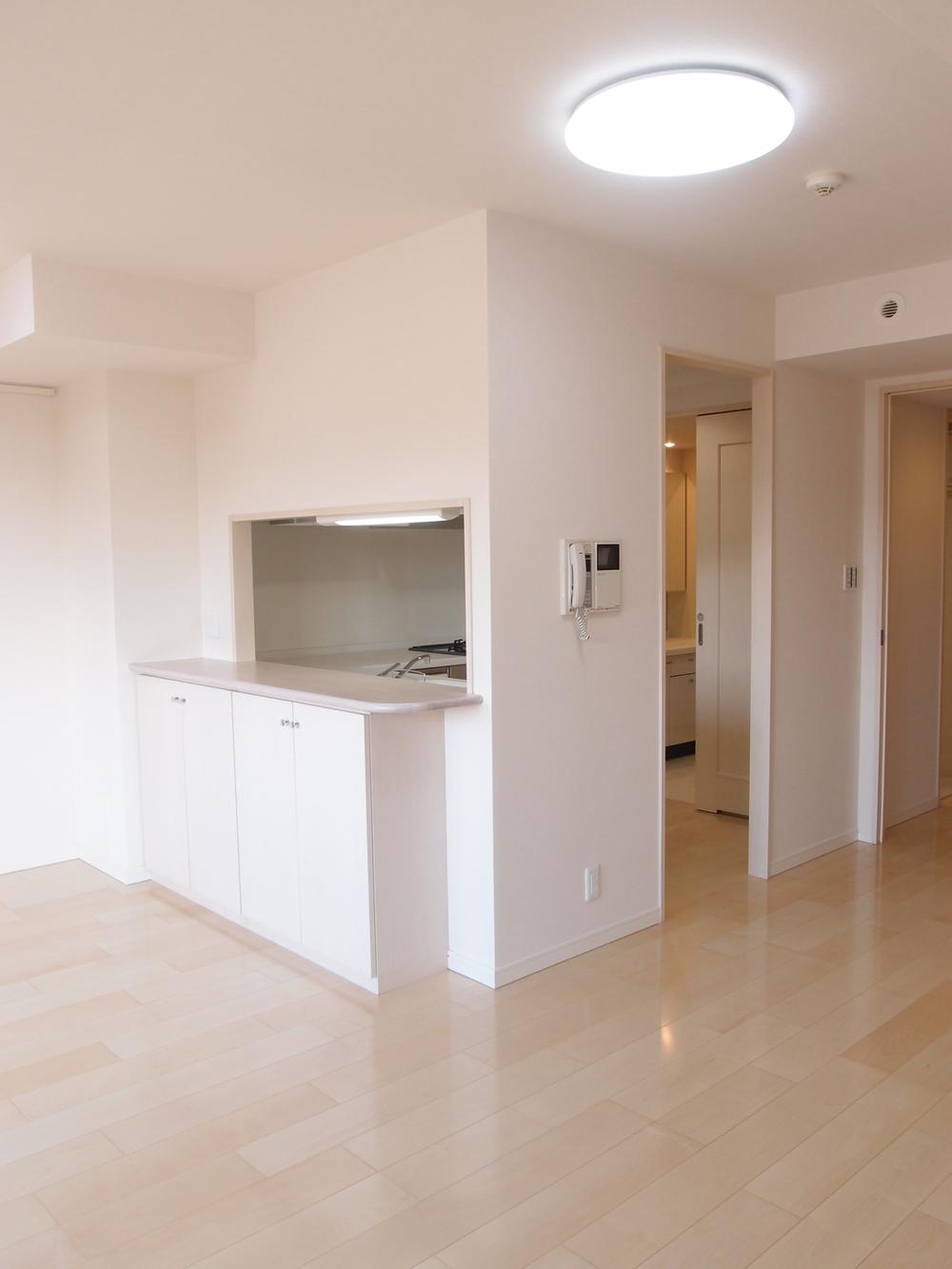 Living. About 12 tatami mats is a spacious living