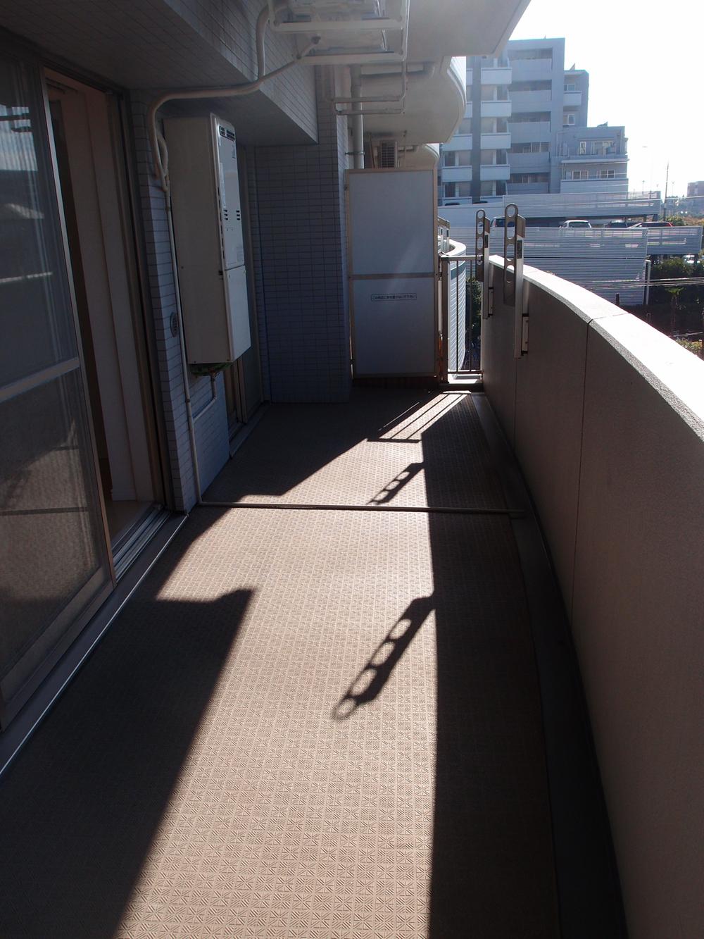 Balcony. balcony. Wide span, Since there is also depth, Summer can also pool for children