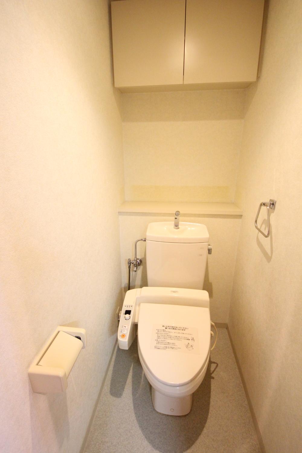 Toilet. Indoor (September 2013) Shooting