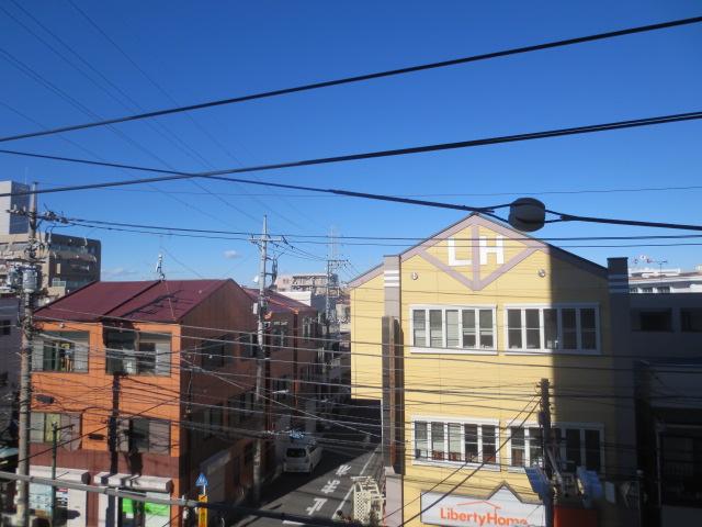 View photos from the dwelling unit. View from the site (December 2013) Shooting Bright corner room.