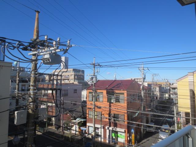 View photos from the dwelling unit. View from the site (December 2013) Shooting