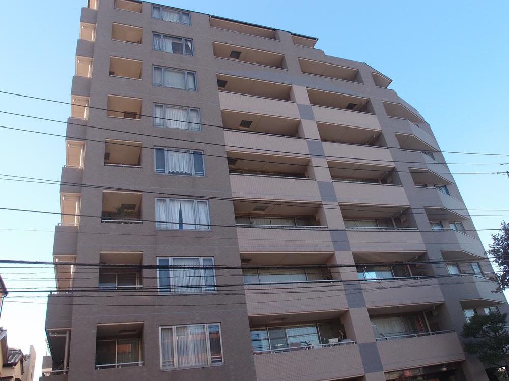 Local appearance photo. Local (12 May 2013) Shooting