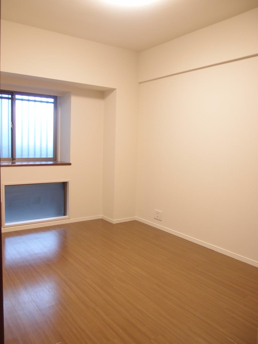 Non-living room. Indoor (12 May 2013) Shooting