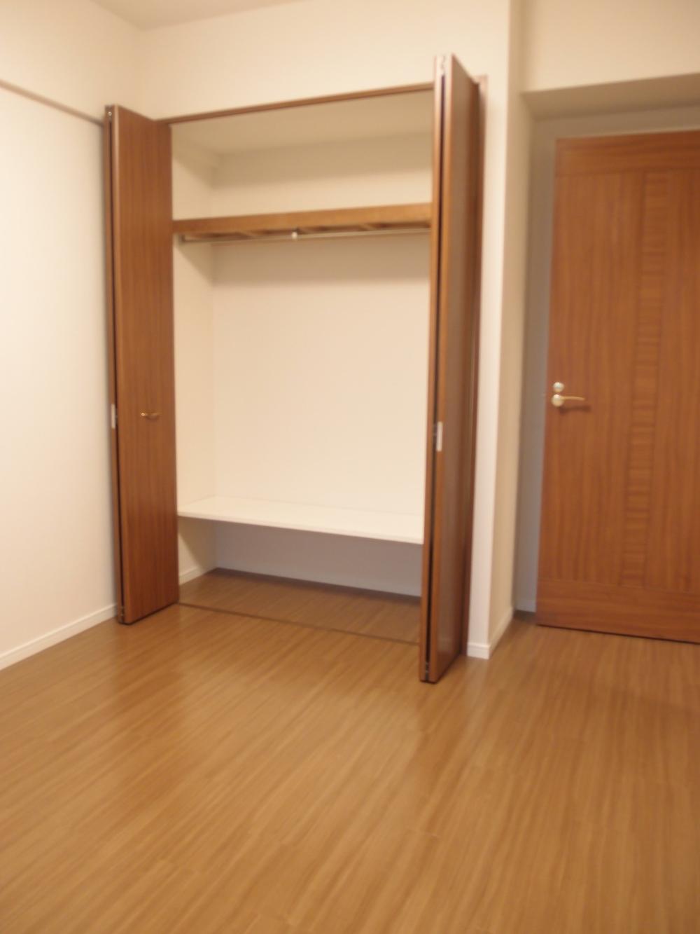 Non-living room. Indoor (12 May 2013) Shooting