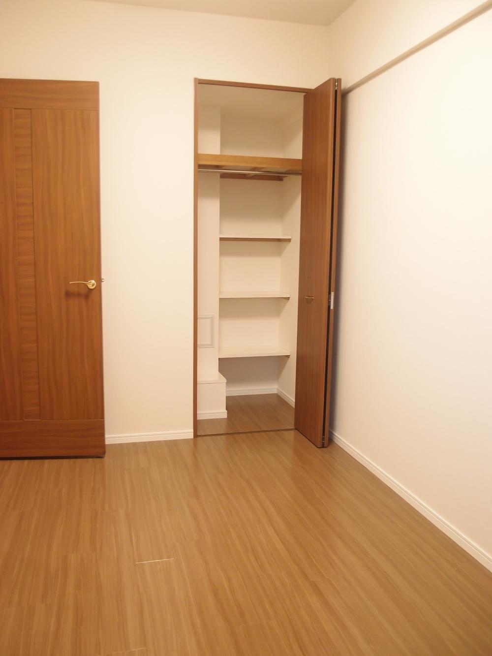 Non-living room. Indoor (12 May 2013) Shooting