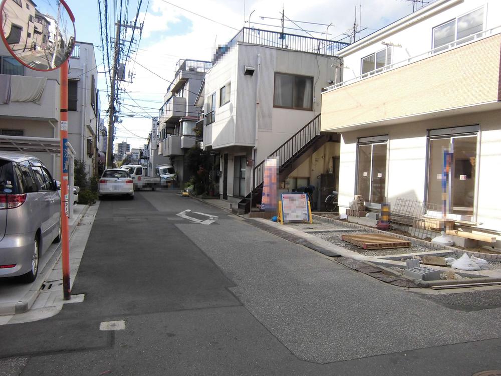 Local photos, including front road. It is a front road