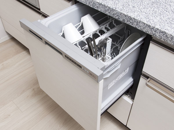 Kitchen.  [Dishwasher] Compared to hand washing, Water-saving can, Oil dirt clean, high-temperature cleaning. Equipped with a smart car, To set before the type classification is also easier. To reduce the housework burden.