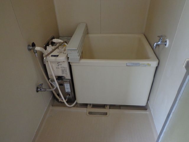 Bath. Bathroom