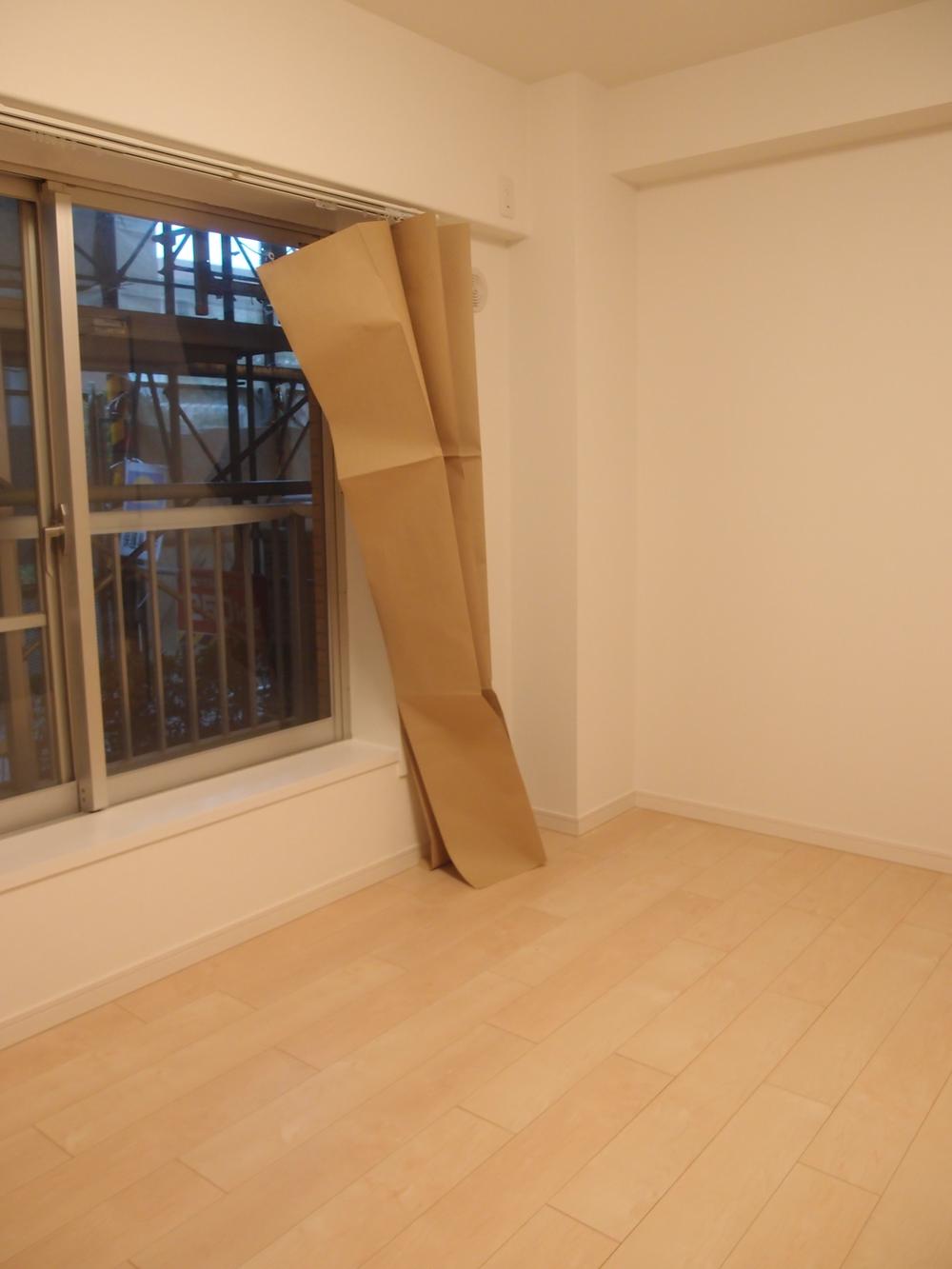 Non-living room. Indoor (12 May 2013) Shooting