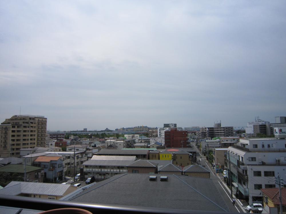 View photos from the dwelling unit. View from the site (August 2013) Shooting