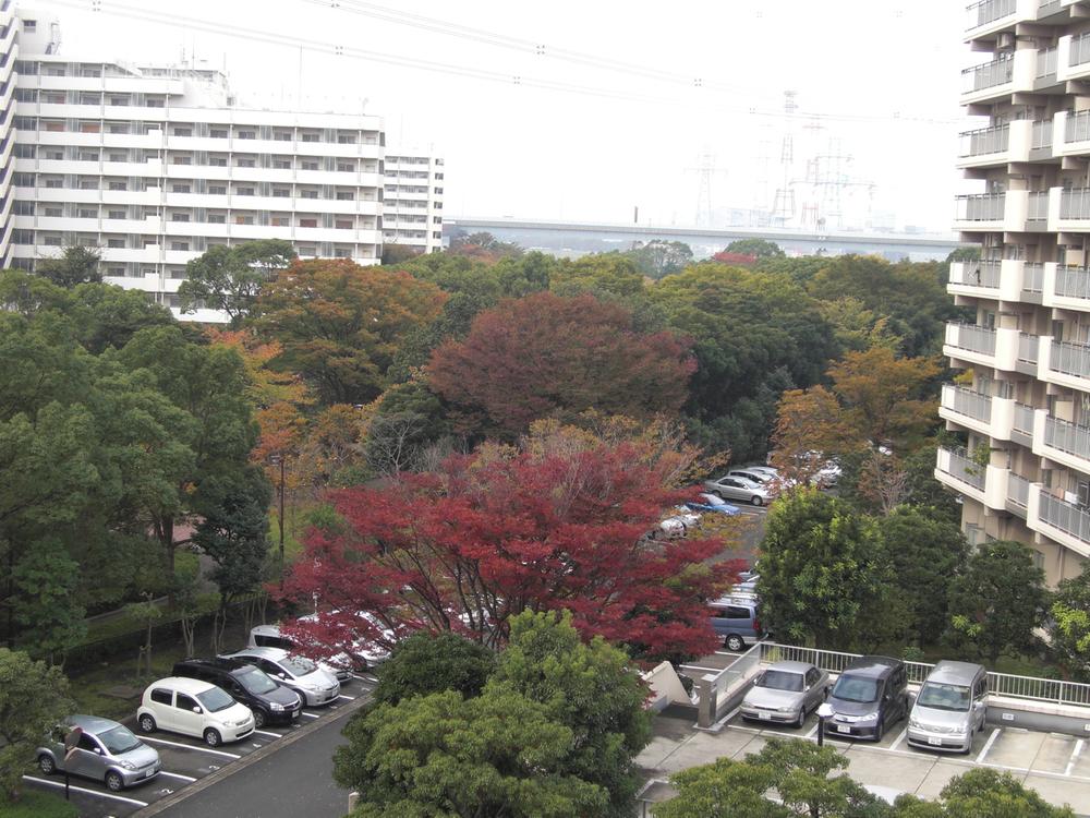 View photos from the dwelling unit. View from the site (October 2013) Shooting