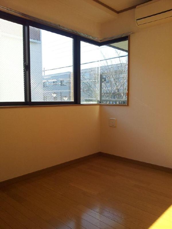 Living and room. DK