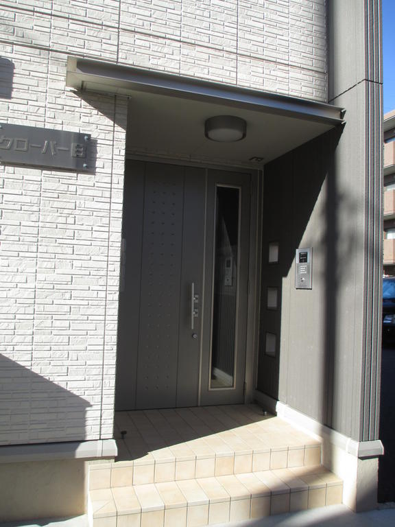 Entrance. auto lock