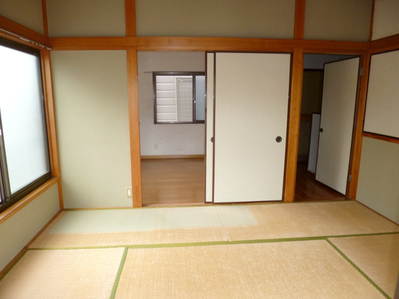 Other room space. Western-style side from 2F Japanese-style room ・ Tatamigae will do before contract. 