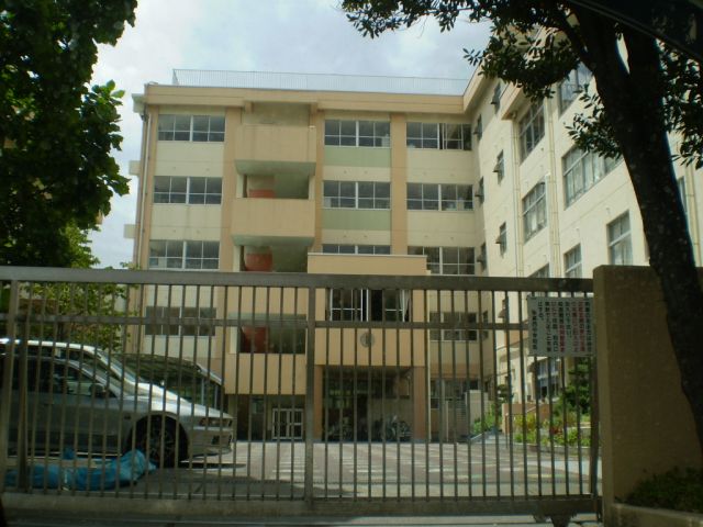 Junior high school. Municipal Higashikasai 870m up to junior high school (junior high school)
