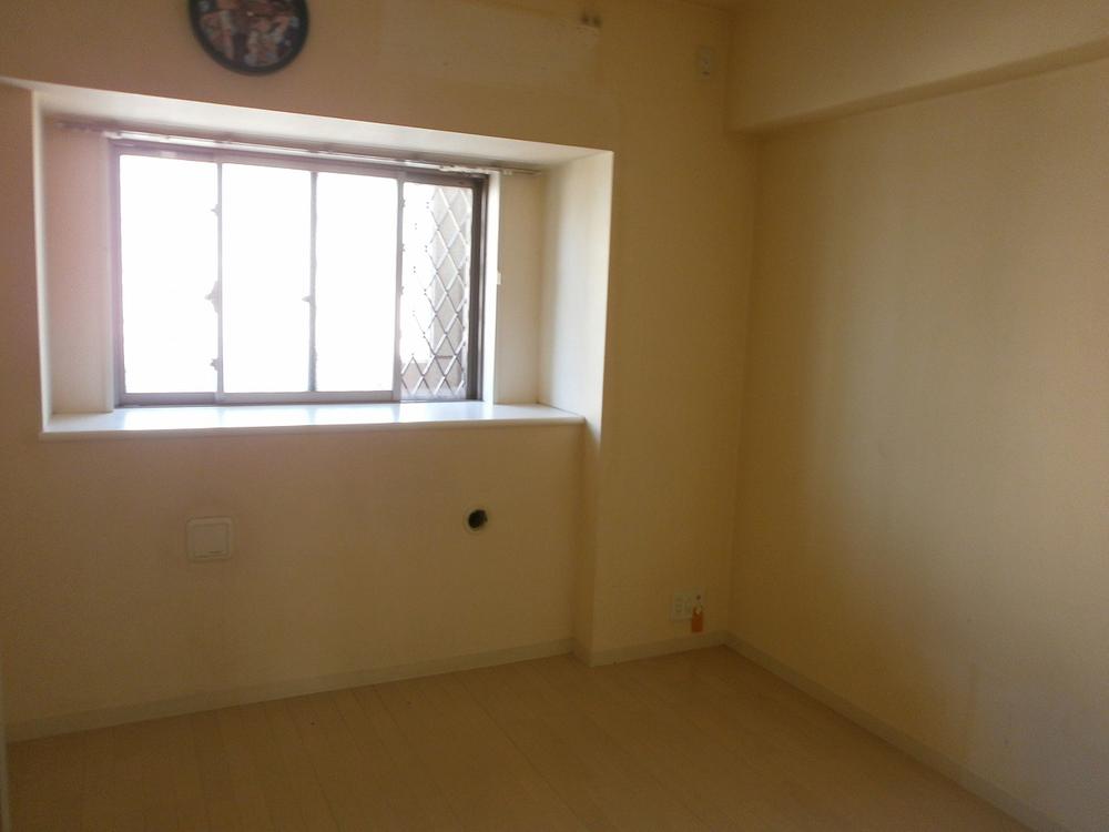 Non-living room. Indoor (05 May 2013) Shooting