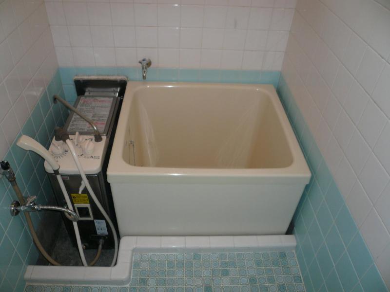 Bath. Bathroom