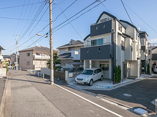 Local photos, including front road. This car also parked easy