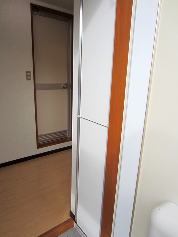 Entrance. Cupboard