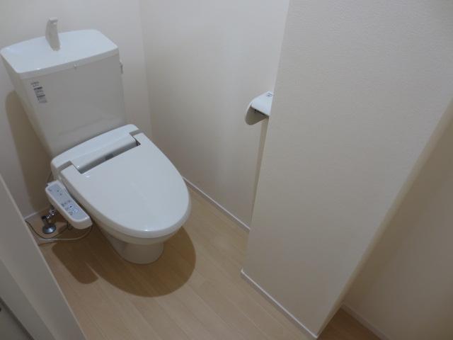 Toilet. Bidet