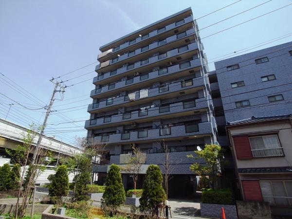 Local appearance photo.  [appearance] Tiled clean appearance.