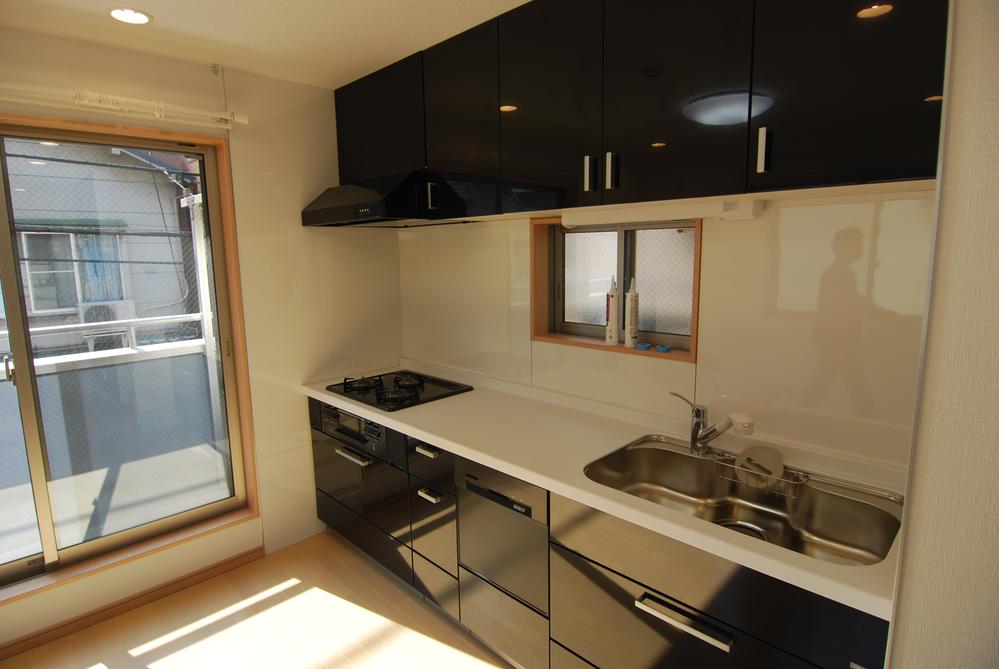 Kitchen. Surface of the kitchen, Color is select possible. Please choose your favorite color from among a number about 15 kinds! Of course, it is with a dish washing and drying machine!