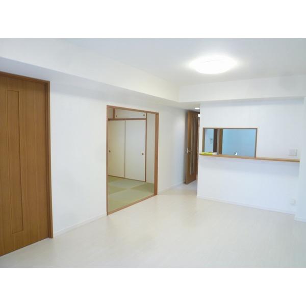 Living. The entire living