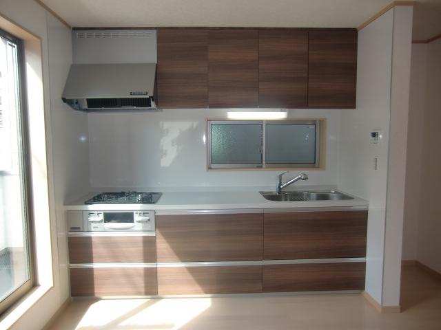 Same specifications photo (kitchen). Complete image