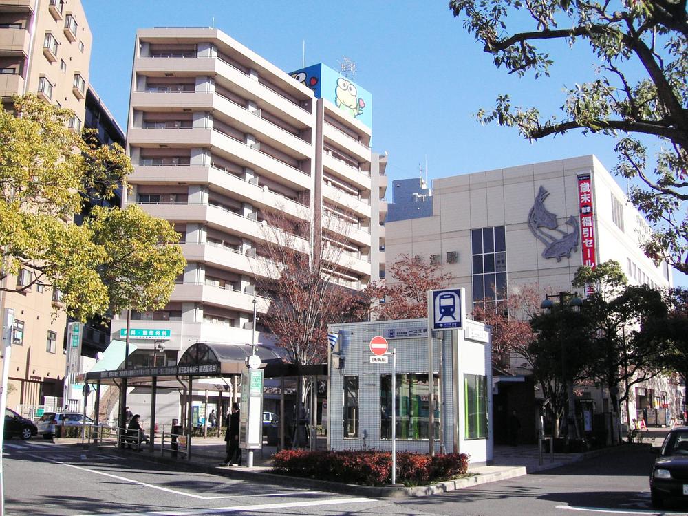 station. 800m until the Toei Shinjuku Line "Ichinoe"